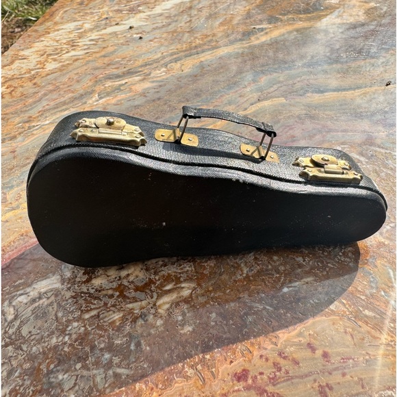 REALISTIC MINITURE VIOLIN AND CASE Host Pick!🎉 - Picture 9 of 12